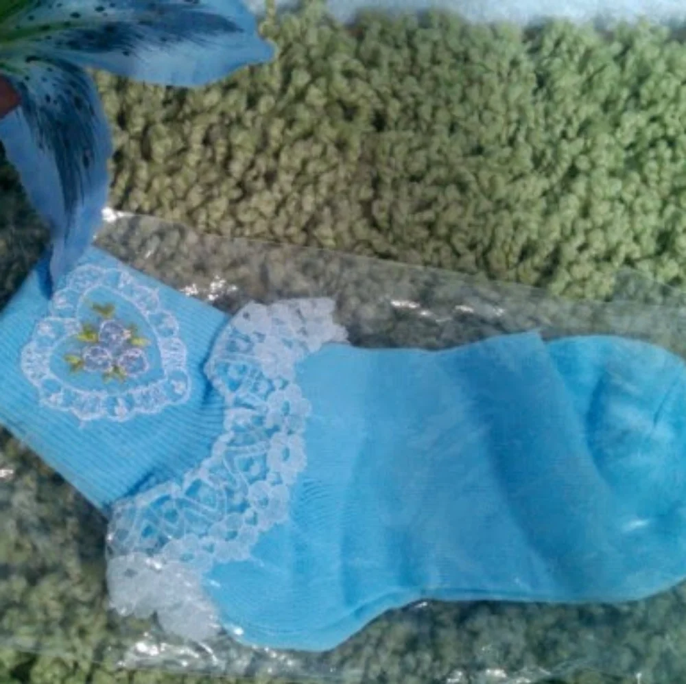 NEW GIRL ANKLE SOCKS SIZE LARGE IN 4 COLORS